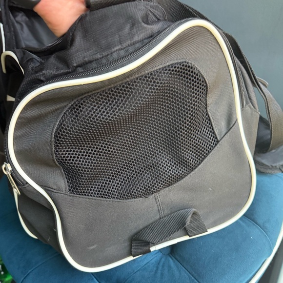 Nike Black and White Duffel Bag for Sports - Picture 4 of 5